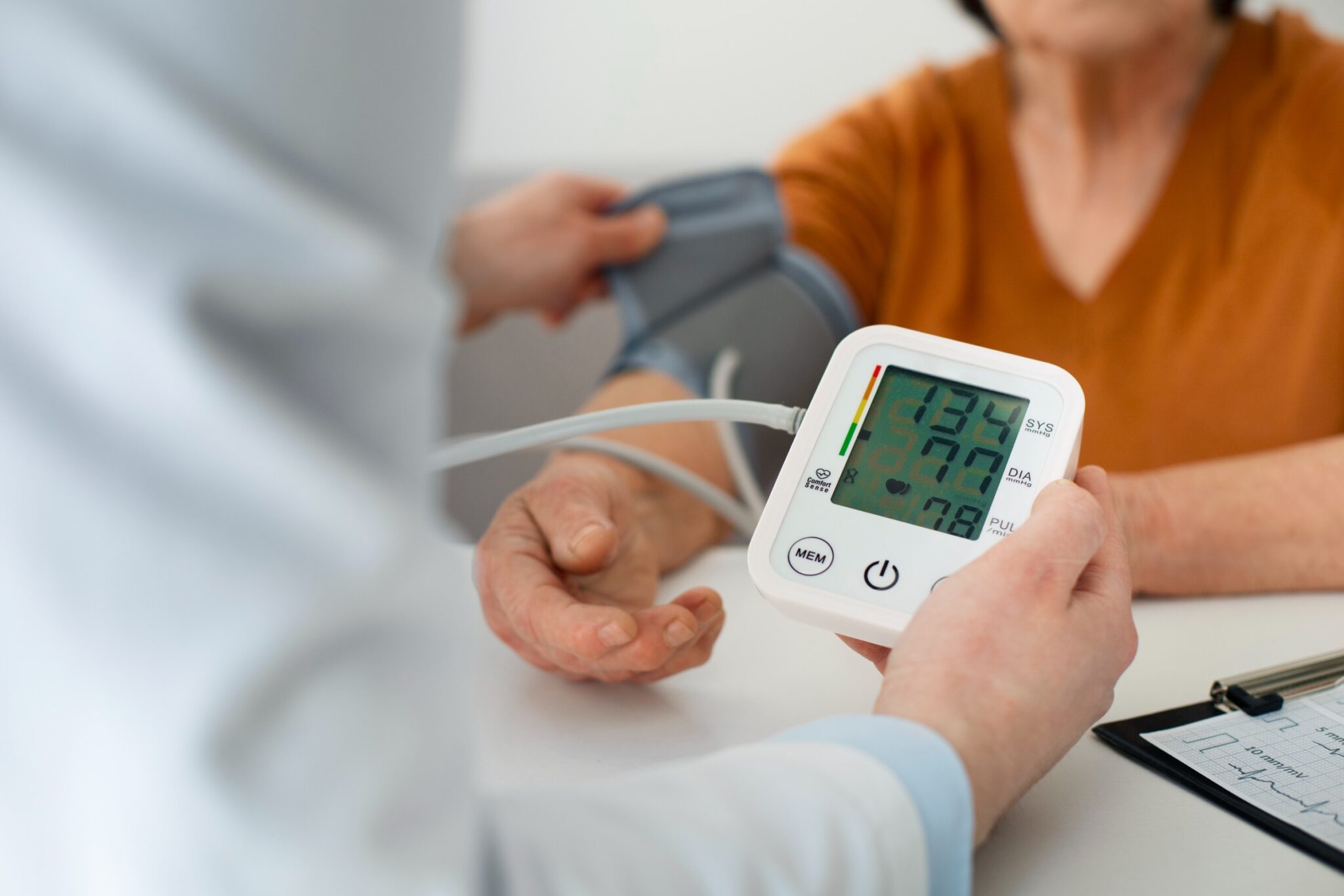 older-person-checking-their-blood-pressure-with-tensiometer (1)